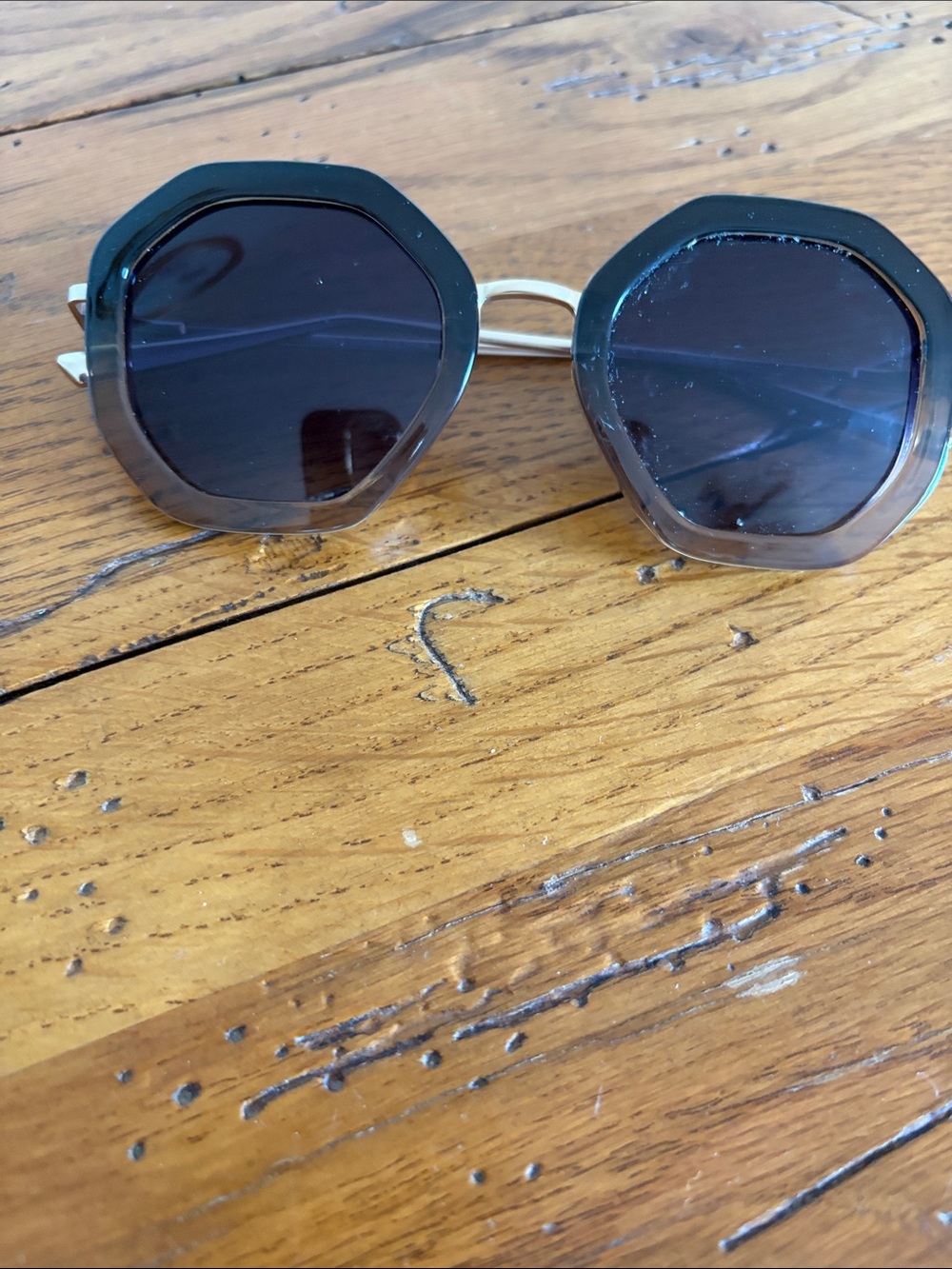 Peepers Octagon Ombré Sunglasses